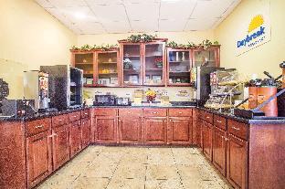 days inn and suites by wyndham swainsboro