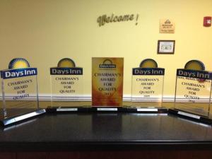 days inn and suites by wyndham swainsboro