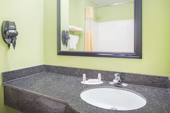 Days Inn & Suites By Wyndham Swainsboro,Georgia>>Dublin,2 star
