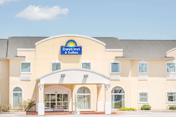 Days Inn & Suites By Wyndham Swainsboro,Georgia>>Dublin,2 star