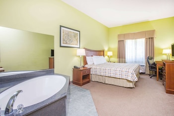 days inn and suites by wyndham swainsboro