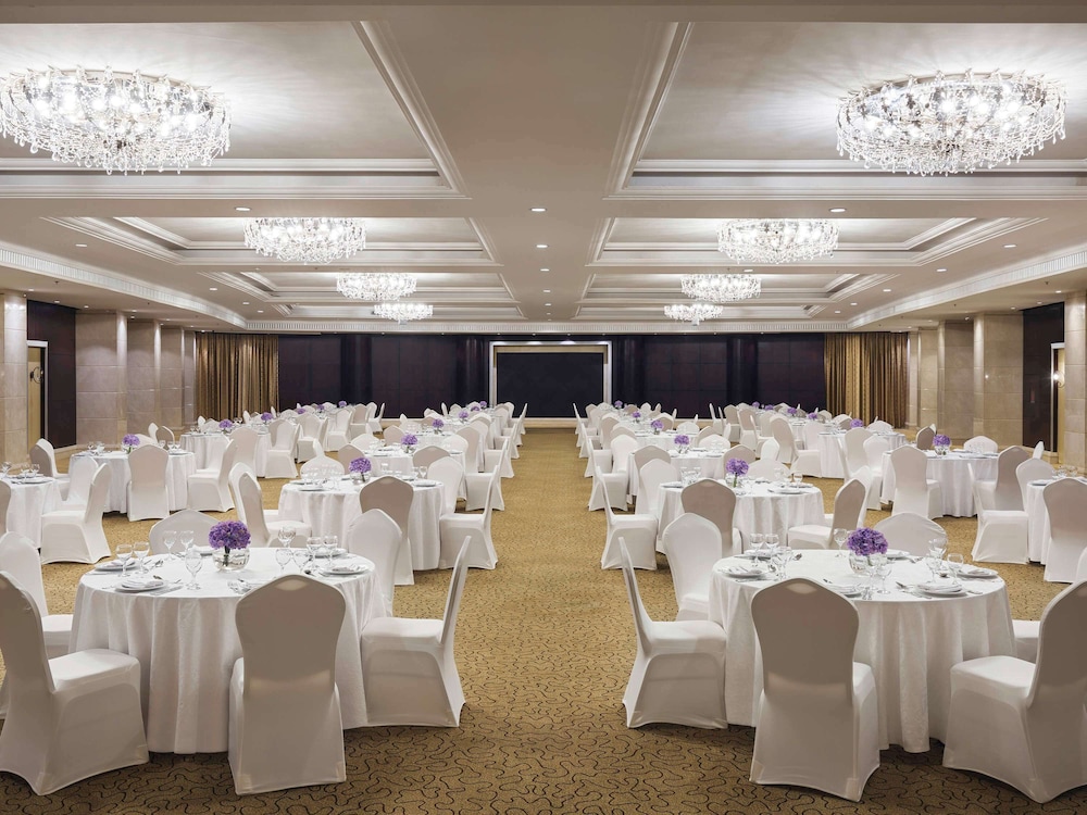 movenpick hotel qassim