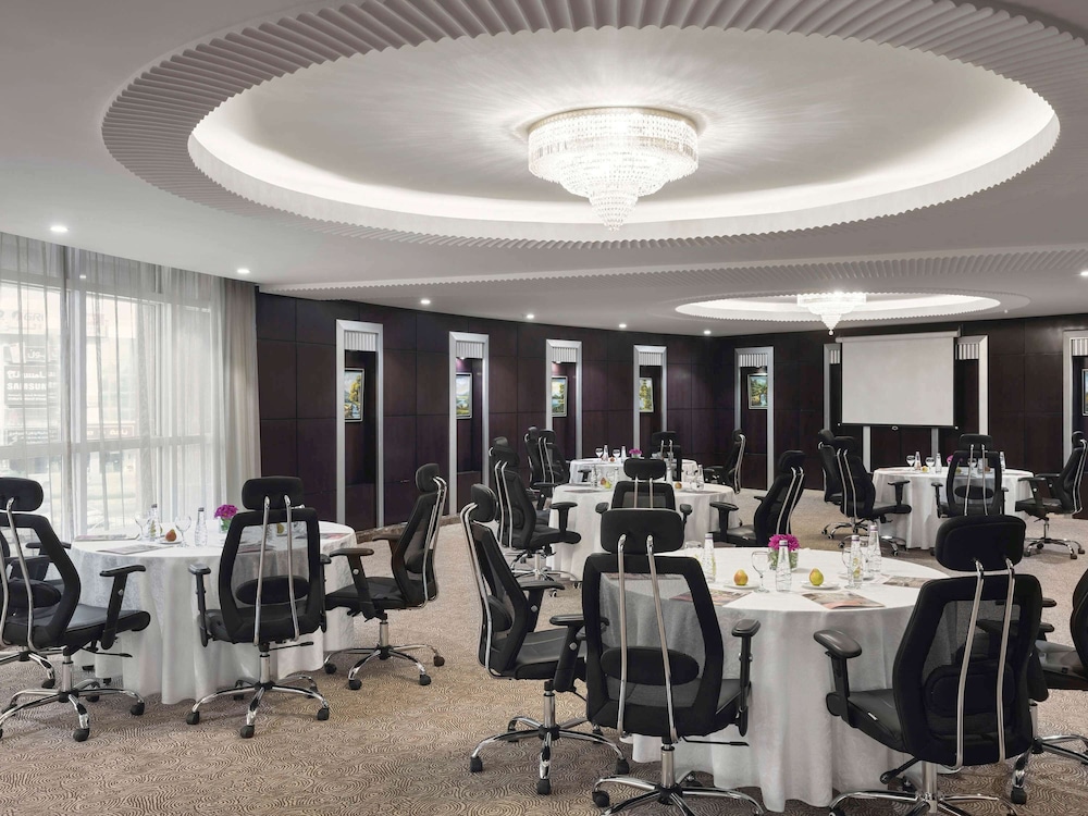movenpick hotel qassim