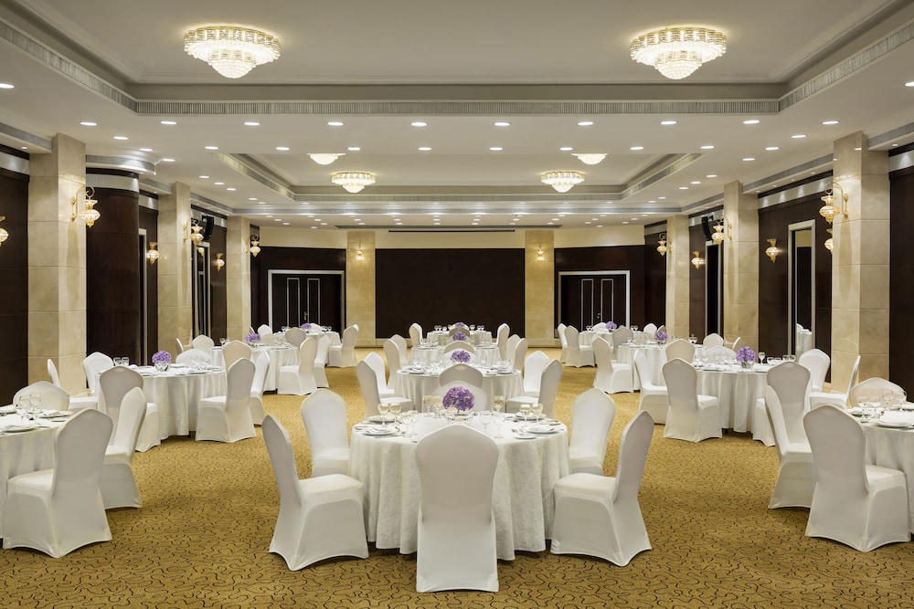 movenpick hotel qassim