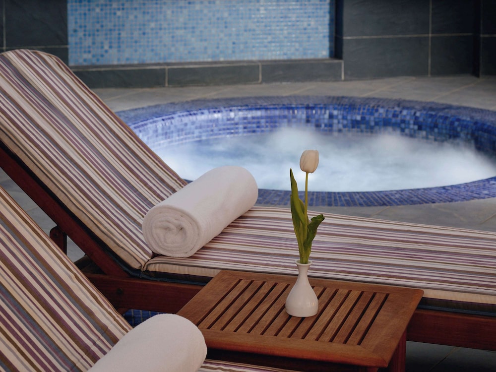 movenpick hotel qassim