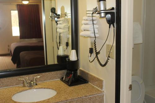 americas best value inn fredericksburg n