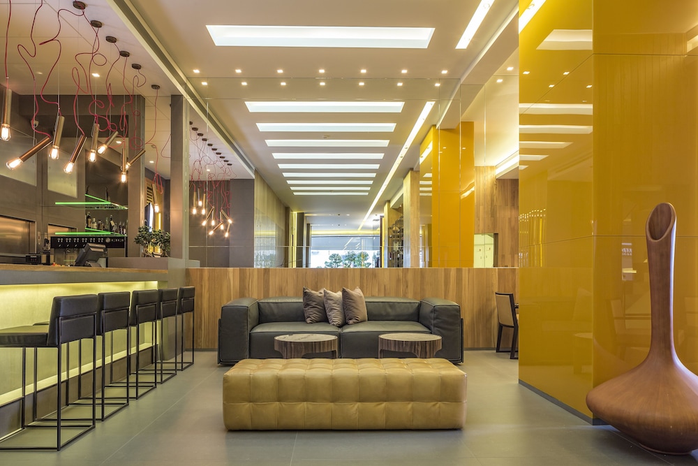 o monot hotel