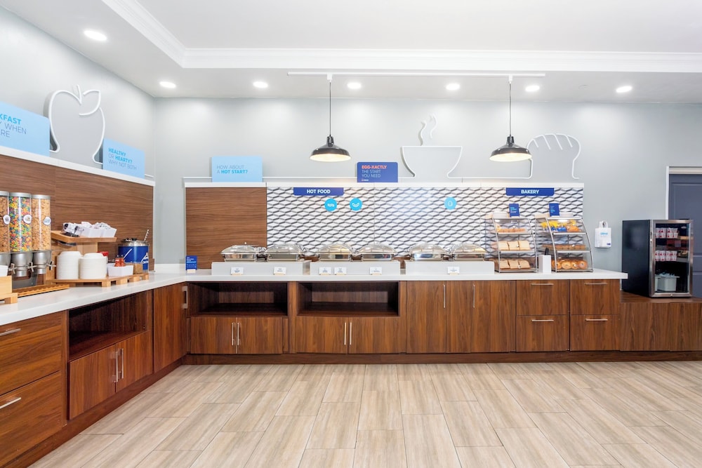 holiday inn express and suites international drive by ihg