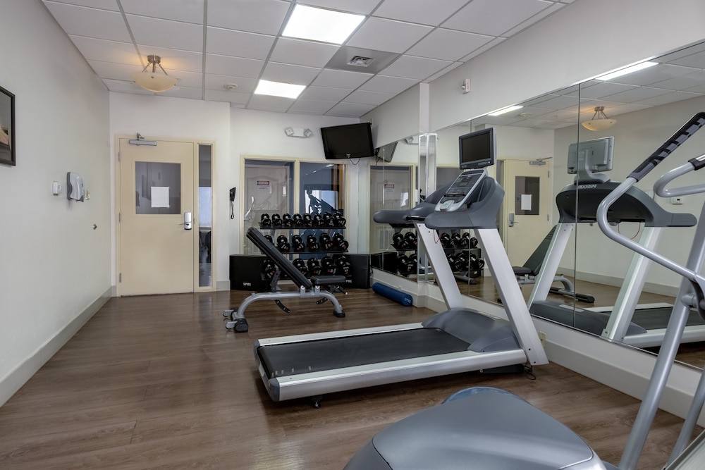 holiday inn express and suites international drive by ihg