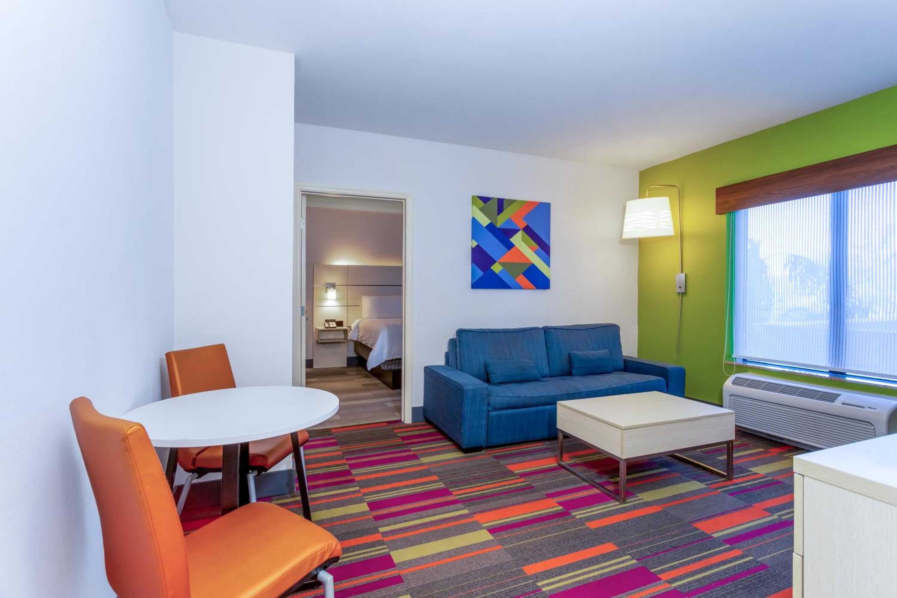 holiday inn express and suites international drive by ihg