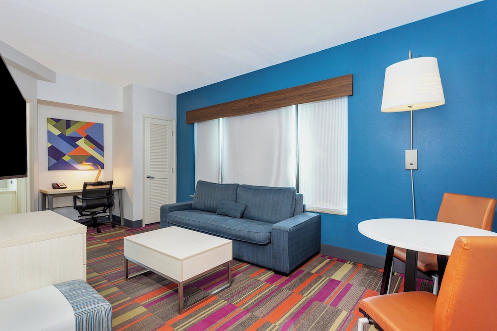 holiday inn express and suites international drive by ihg