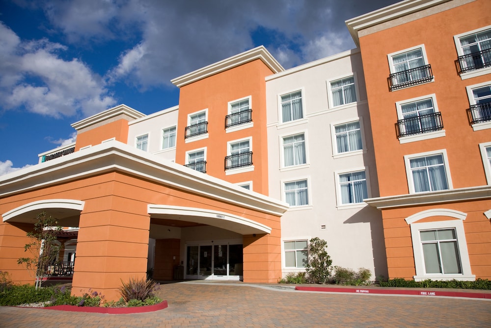 embassy suites by hilton valencia