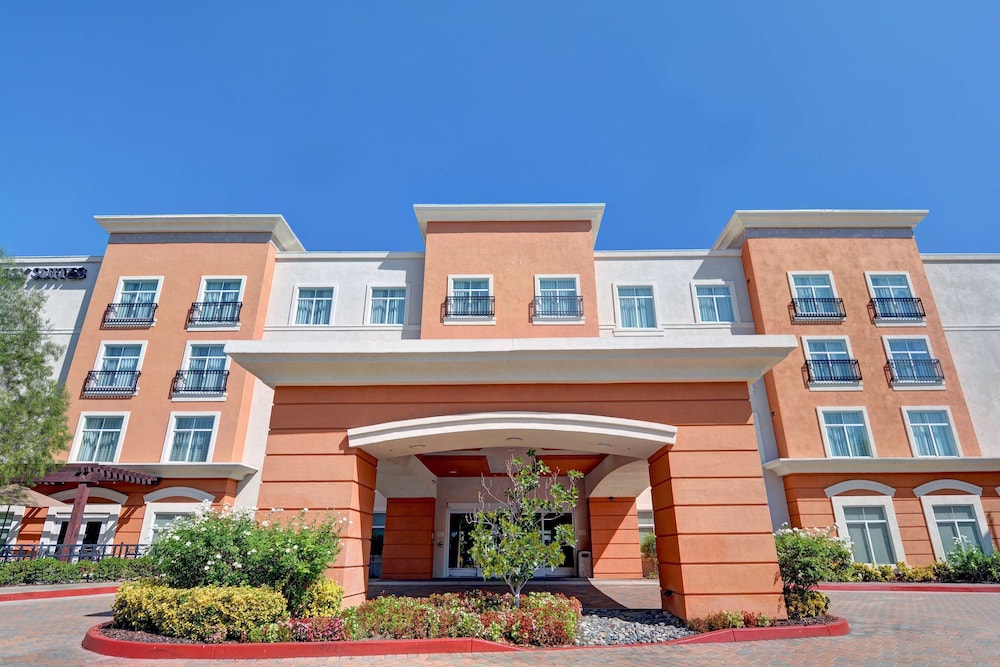 embassy suites by hilton valencia
