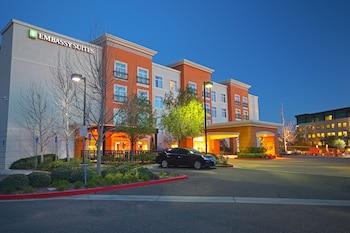 embassy suites by hilton valencia