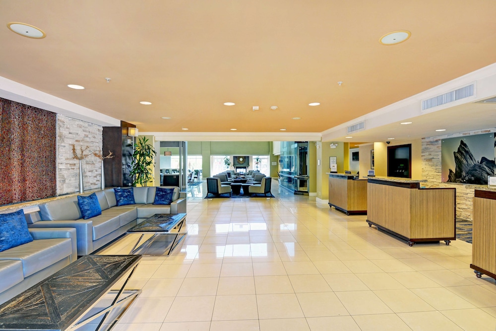embassy suites by hilton valencia