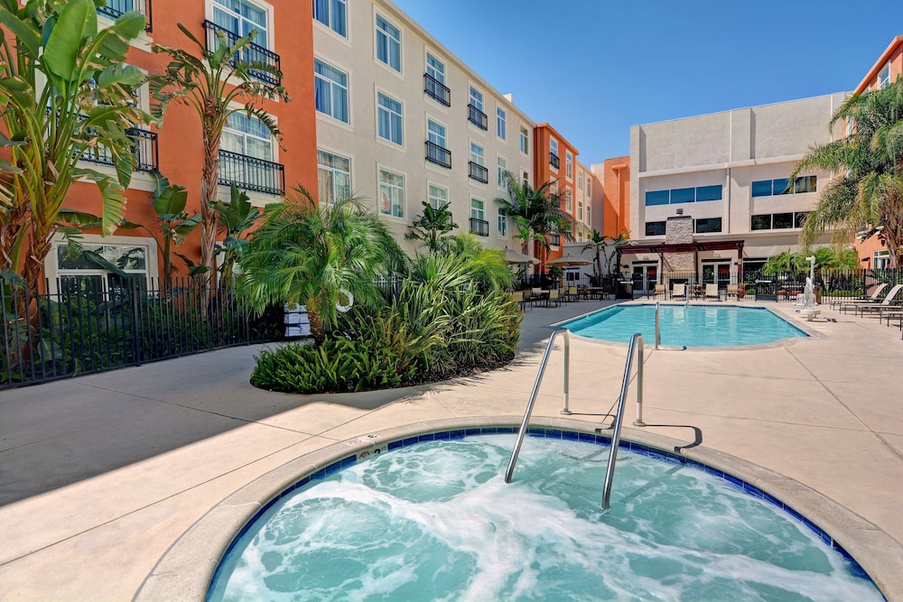 embassy suites by hilton valencia