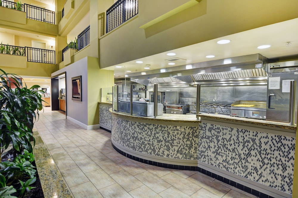 embassy suites by hilton valencia
