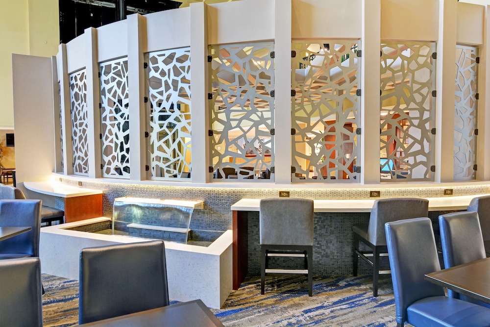 embassy suites by hilton valencia
