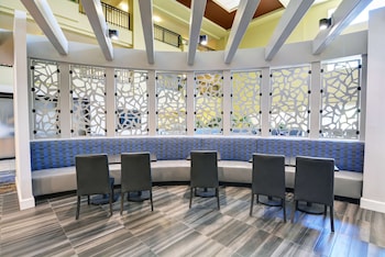 embassy suites by hilton valencia