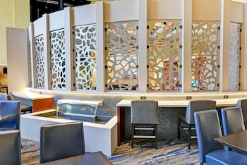 embassy suites by hilton valencia