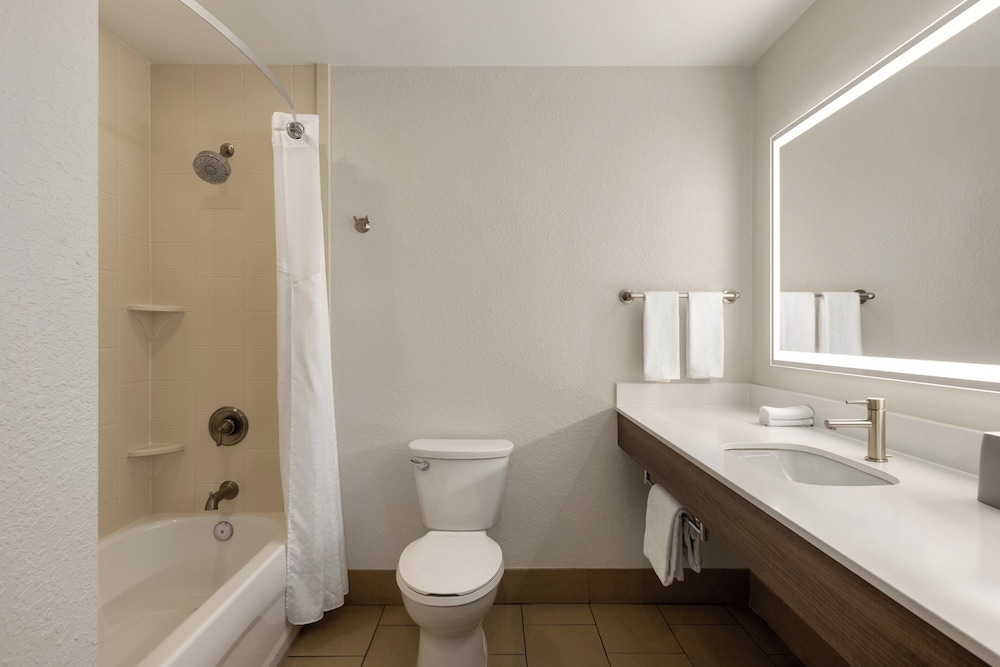 holiday inn express and suites fort lauderdale airport south