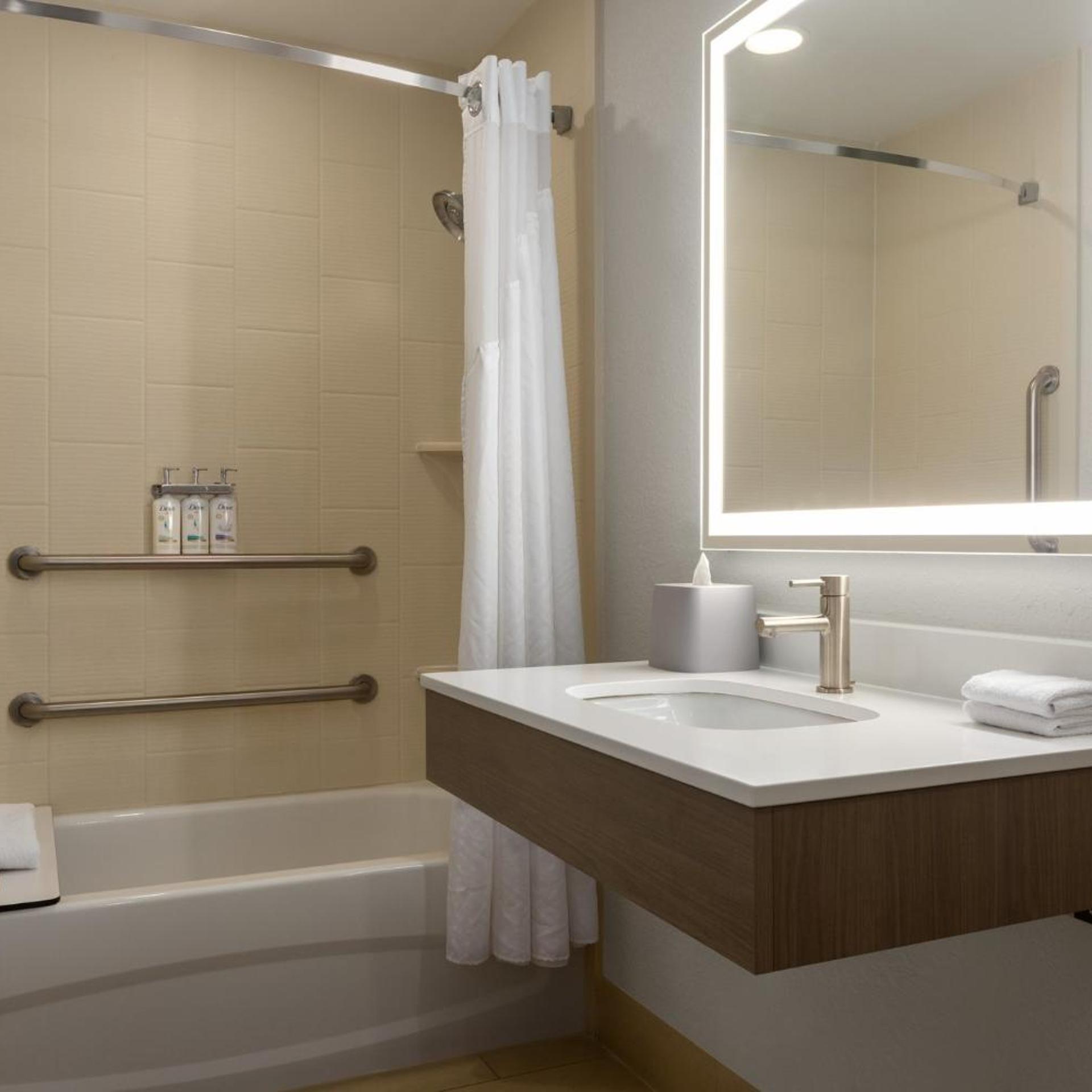 holiday inn express and suites fort lauderdale airport south