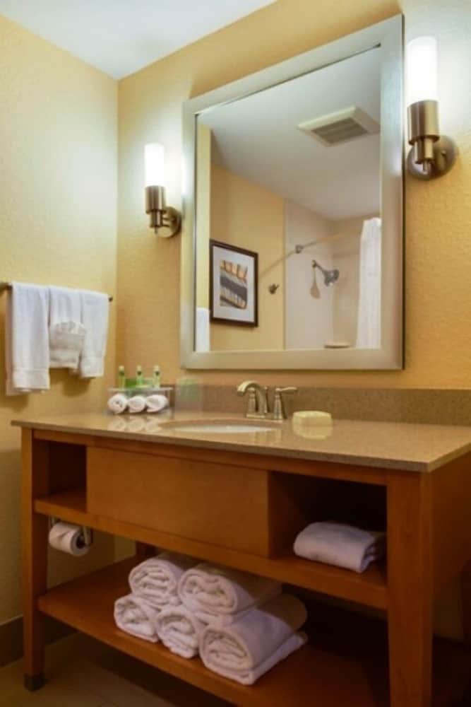 holiday inn express and suites fort lauderdale airport south