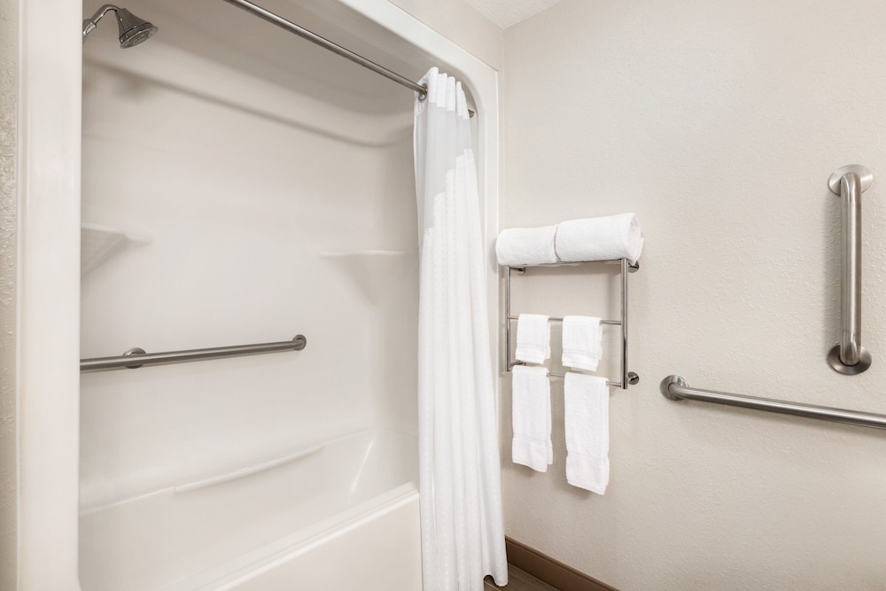 holiday inn express and suites pembroke pines sheridan st by ihg