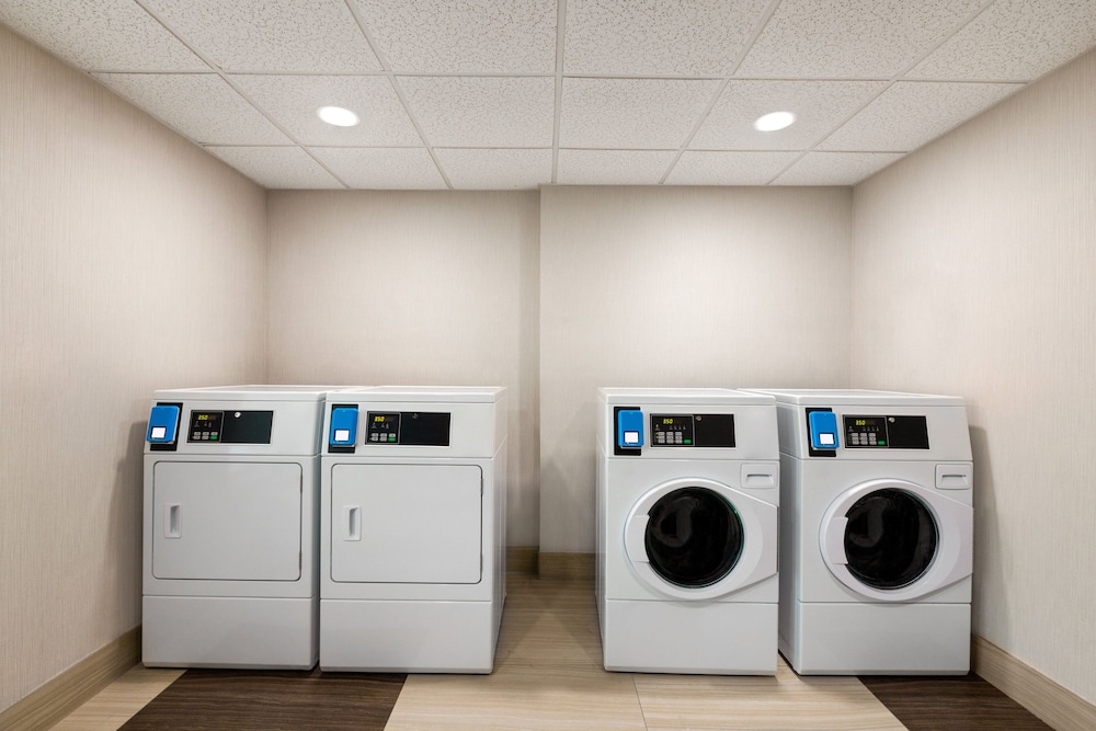 holiday inn express and suites pembroke pines sheridan st by ihg