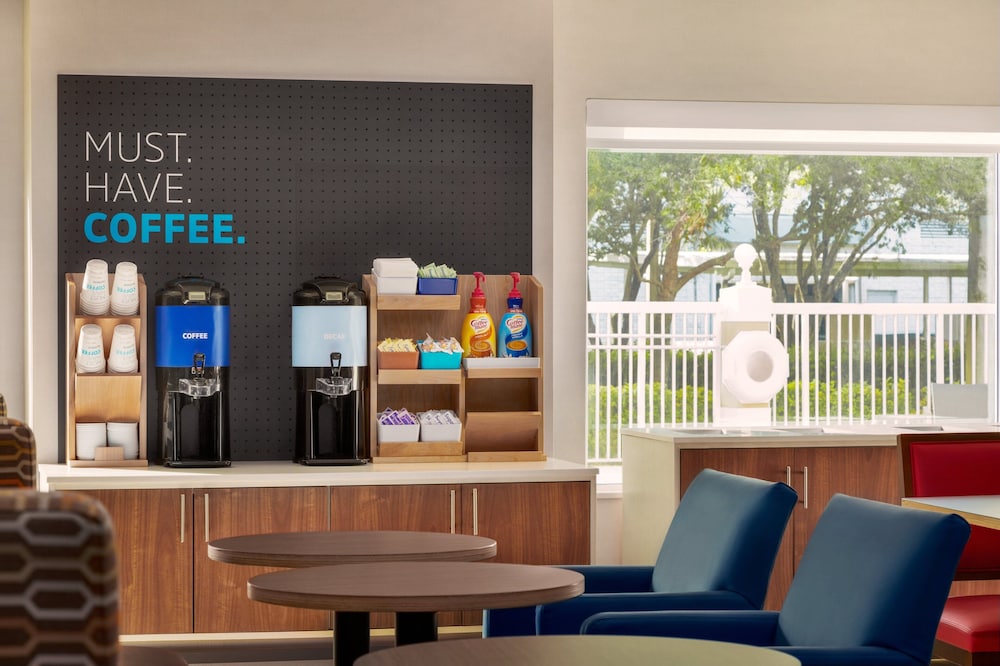 holiday inn express and suites pembroke pines sheridan st by ihg