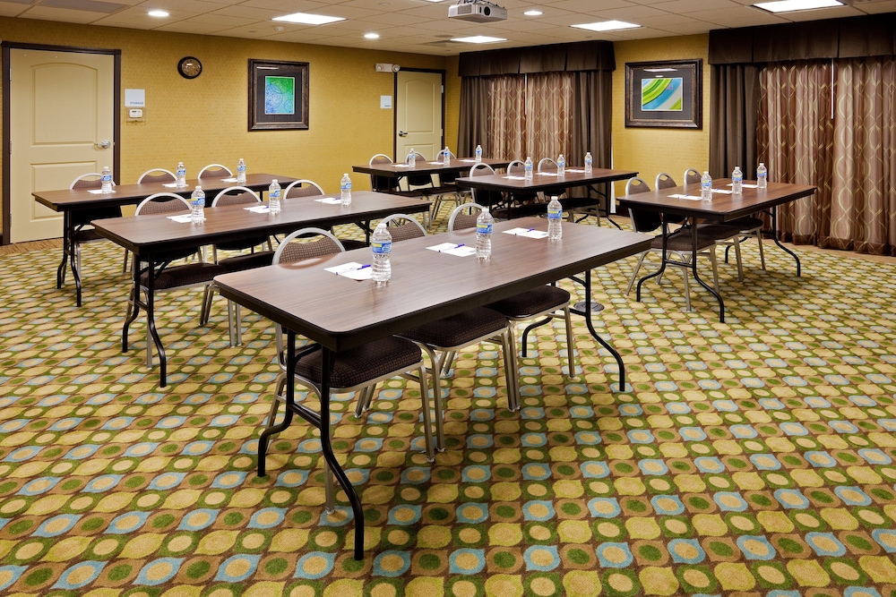 holiday inn express and suites limerick pottstown