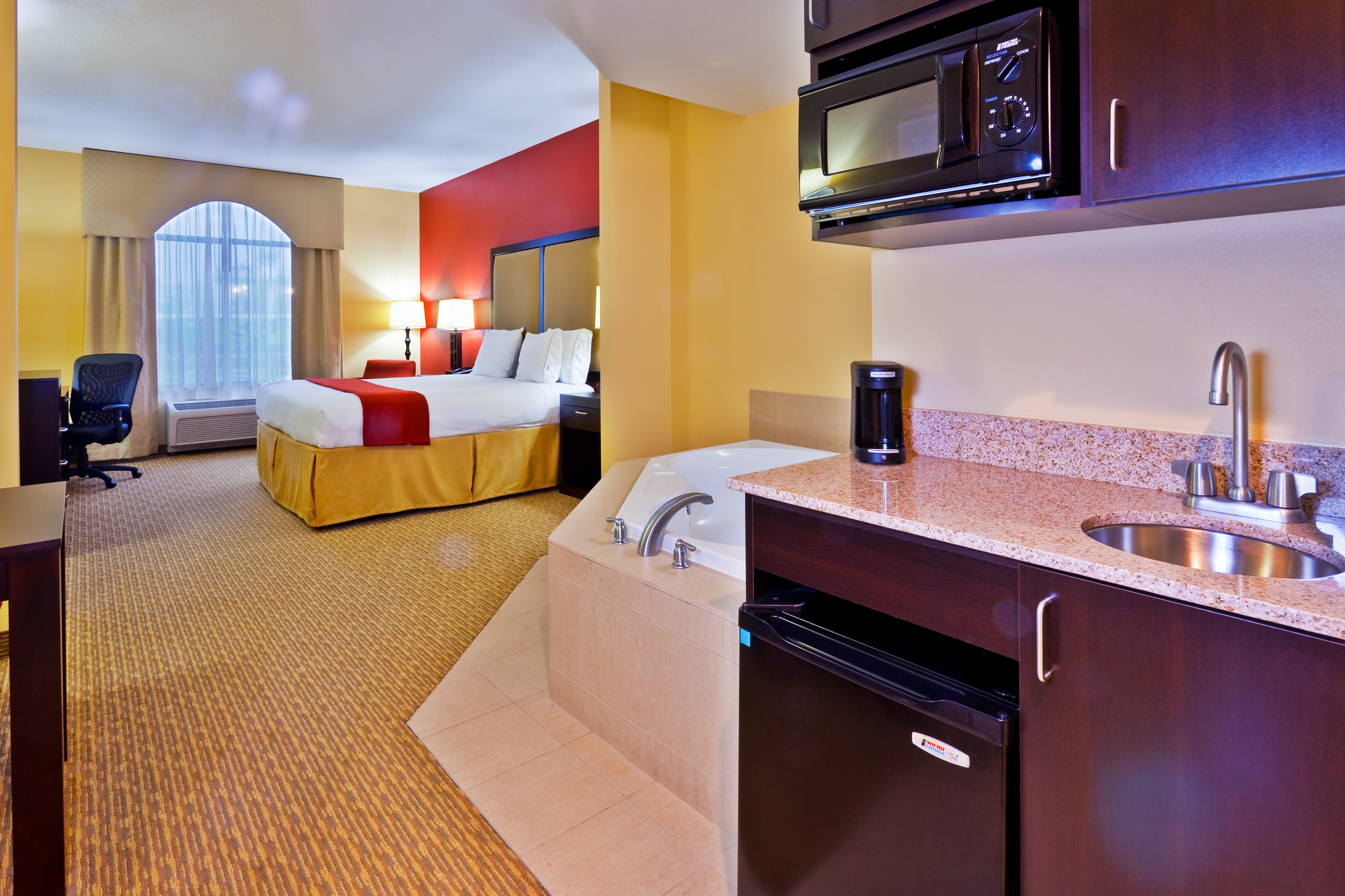 holiday inn express hotel and suites nashville opryland by ihg