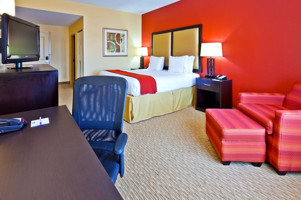 holiday inn express hotel and suites nashville opryland by ihg