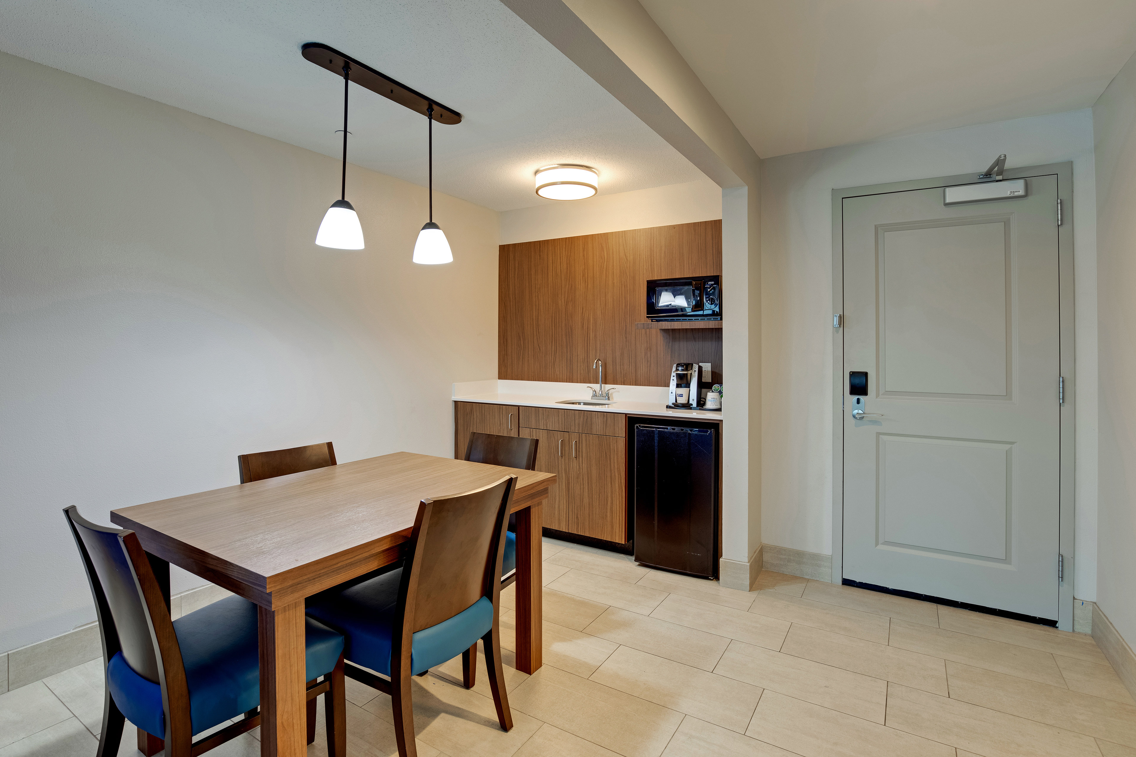 holiday inn express hotel and suites nashville opryland by ihg