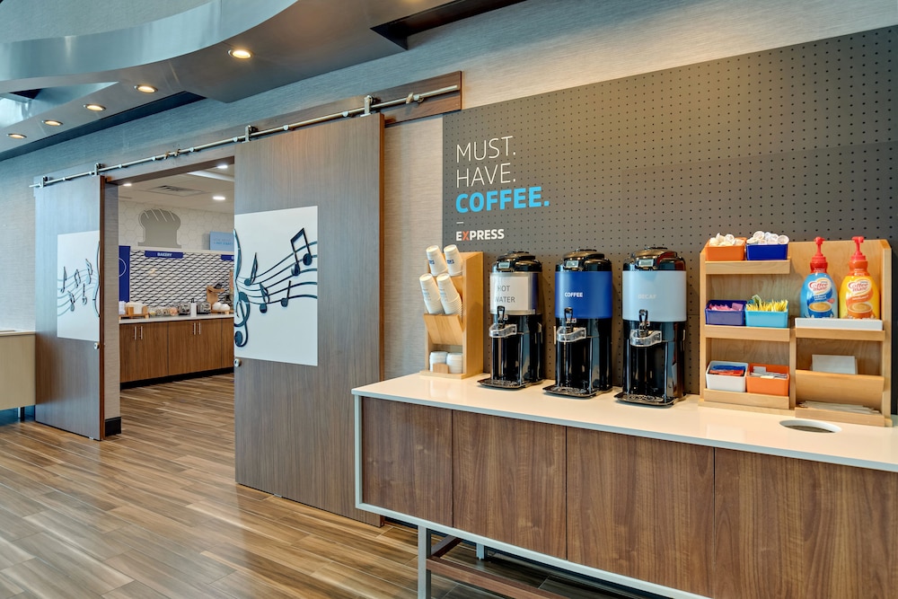 holiday inn express hotel and suites nashville opryland by ihg