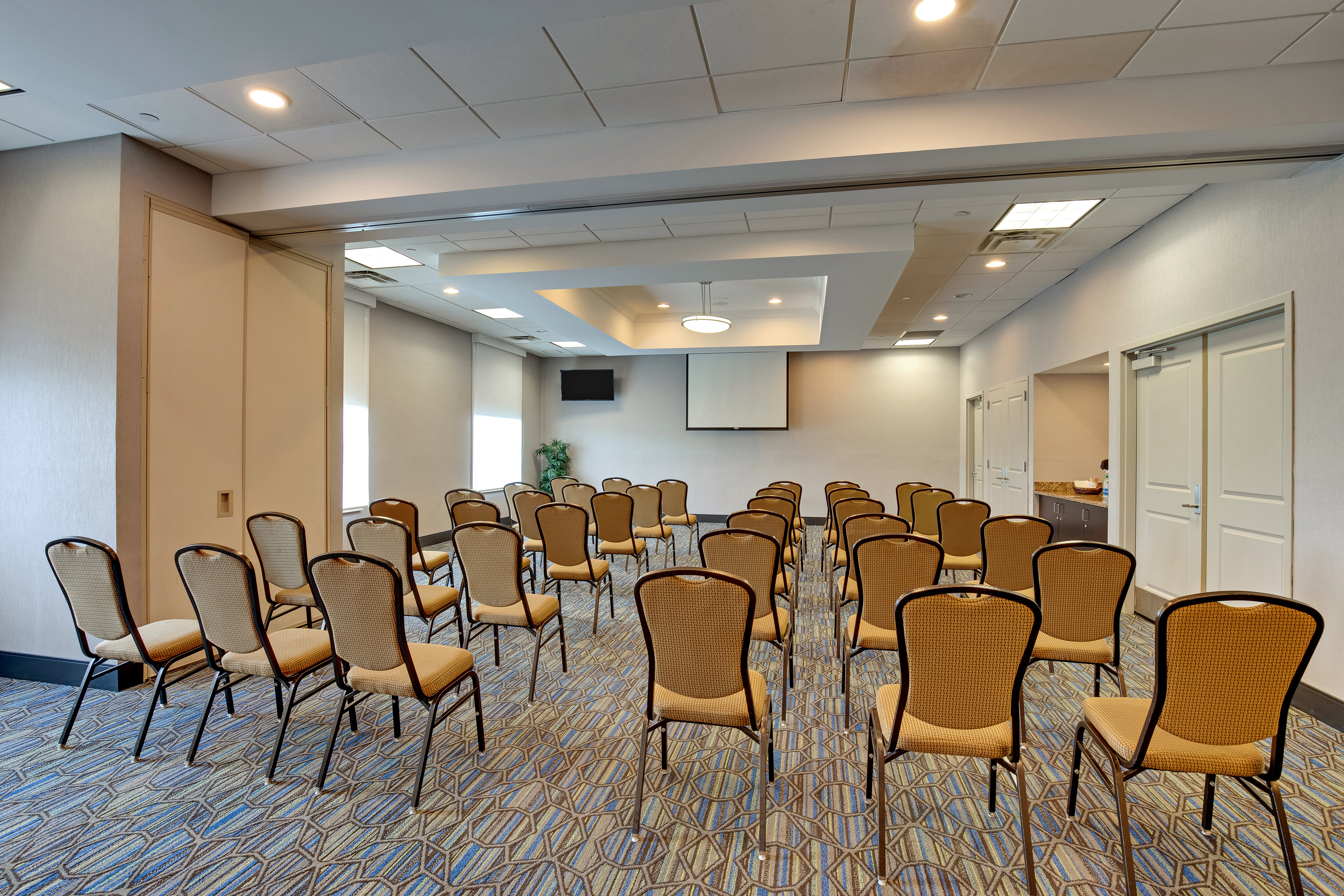 holiday inn express hotel and suites nashville opryland by ihg