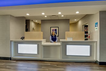 Holiday Inn Express Hotel And Suites Nashville-Opryland By Ihg,Tennessee>>Nashville,3 star