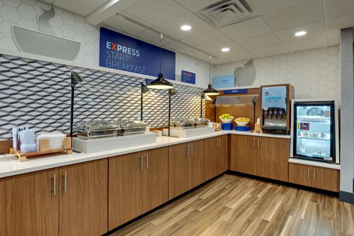 holiday inn express hotel and suites nashville opryland by ihg