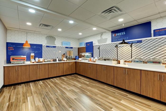 holiday inn express hotel and suites nashville opryland by ihg