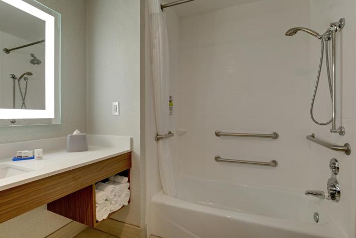 holiday inn express hotel and suites nashville opryland by ihg