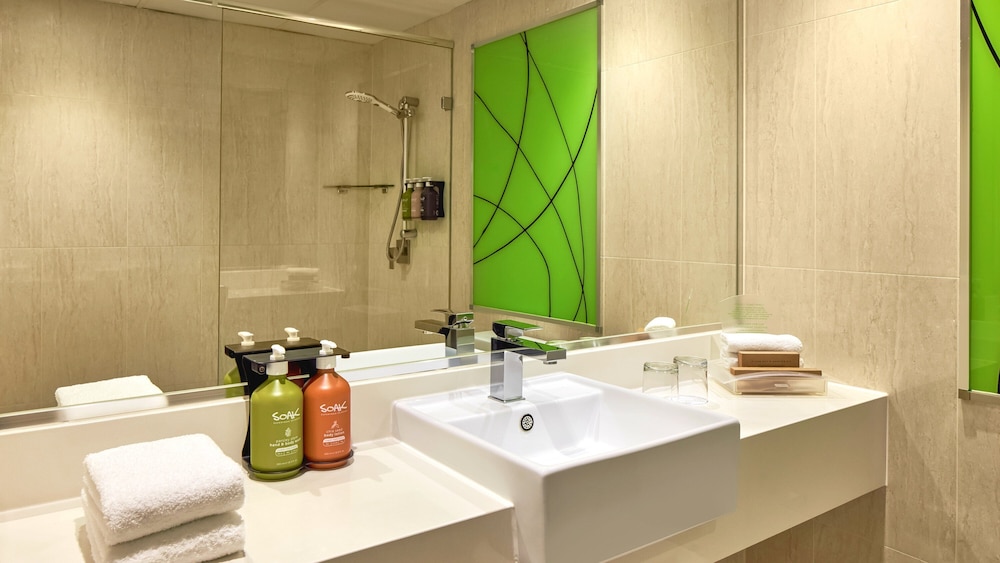 holiday inn warwick farm by ihg