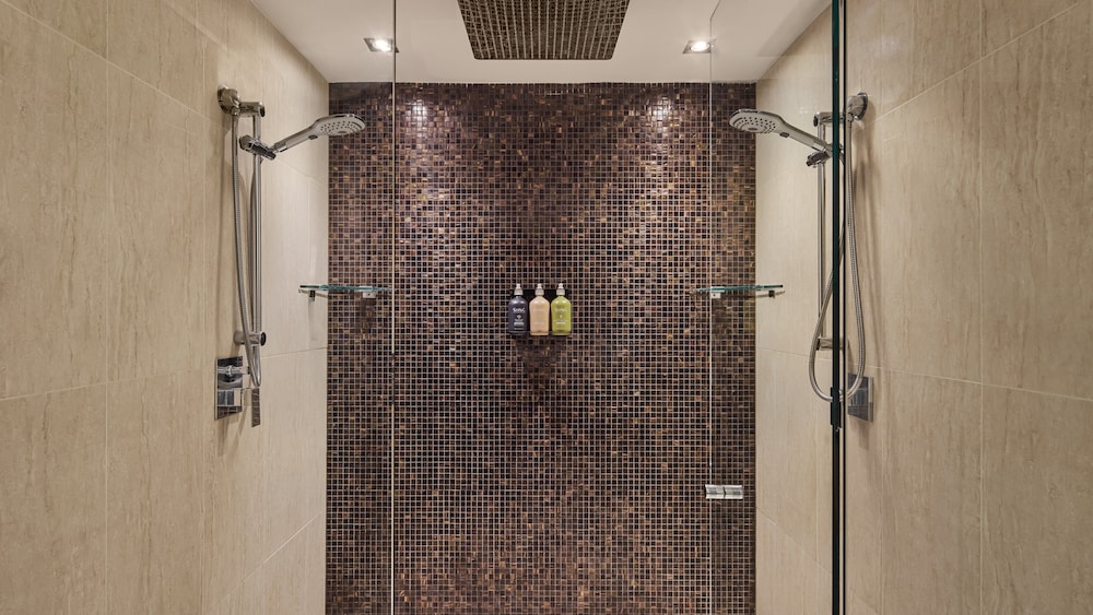holiday inn warwick farm by ihg