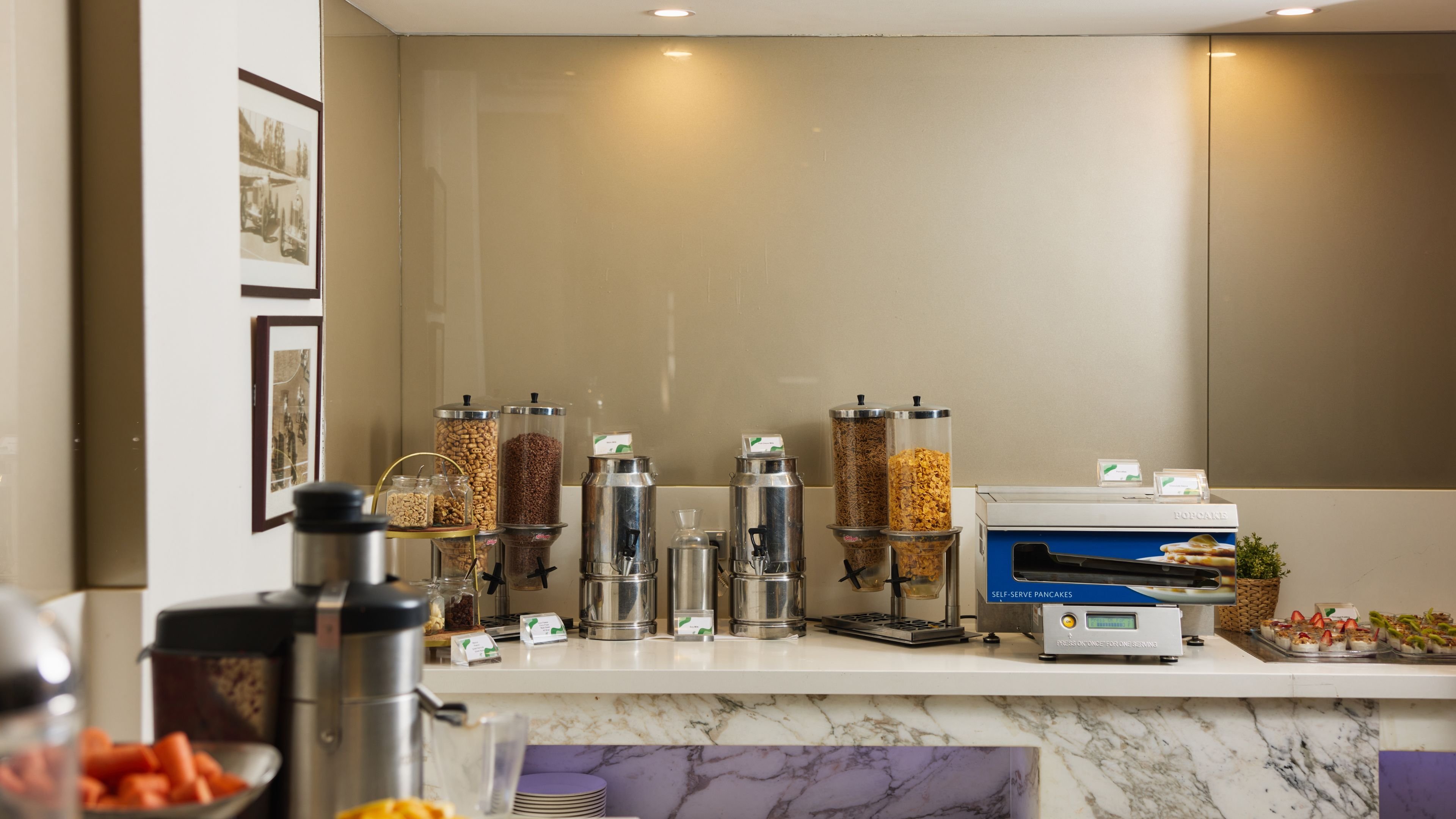 holiday inn warwick farm by ihg