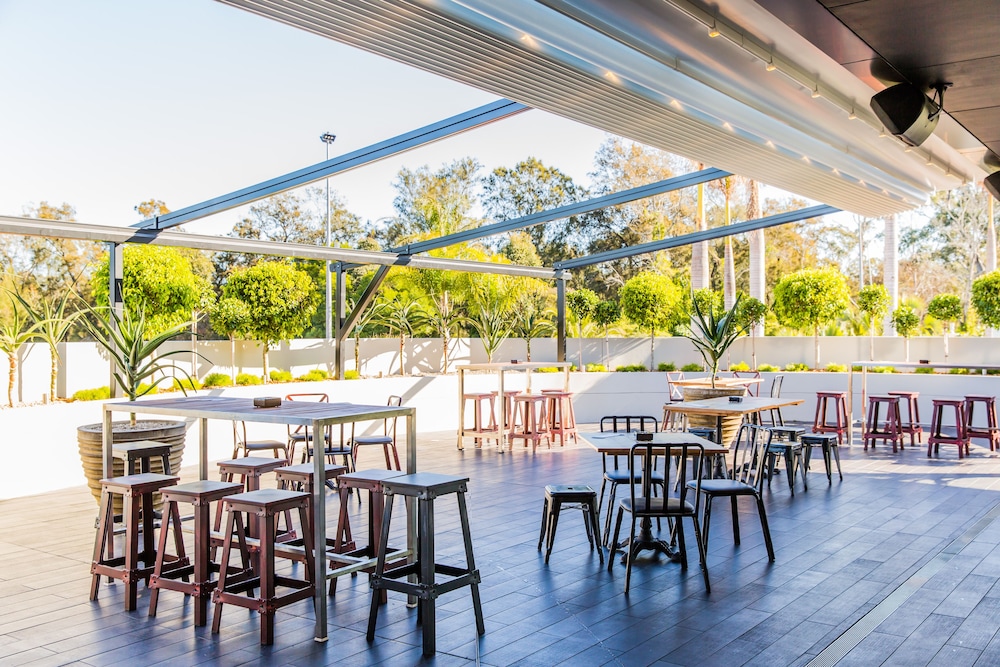 holiday inn warwick farm by ihg