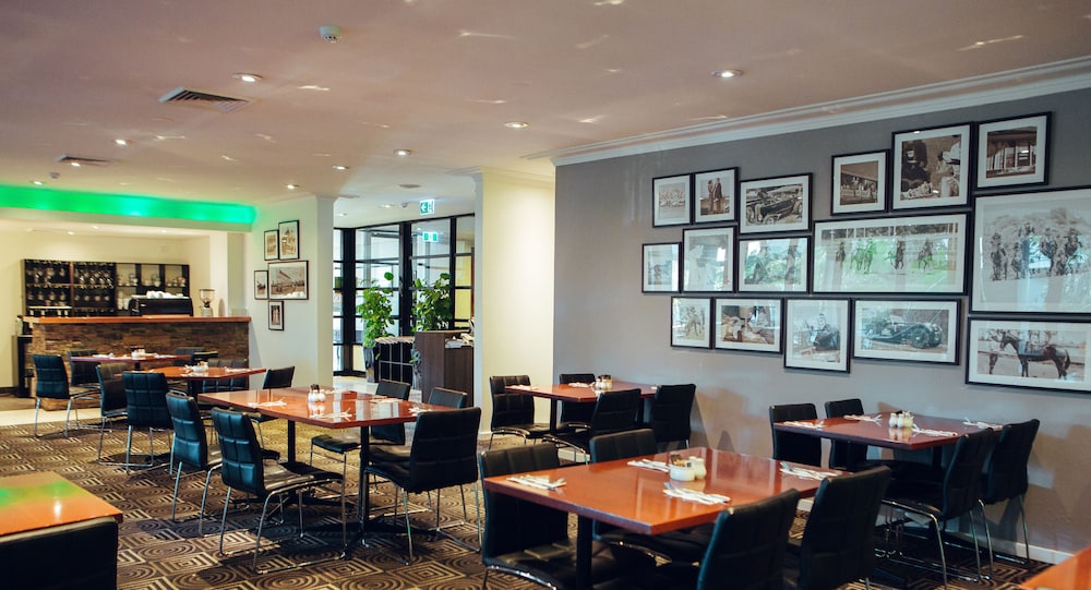 holiday inn warwick farm by ihg