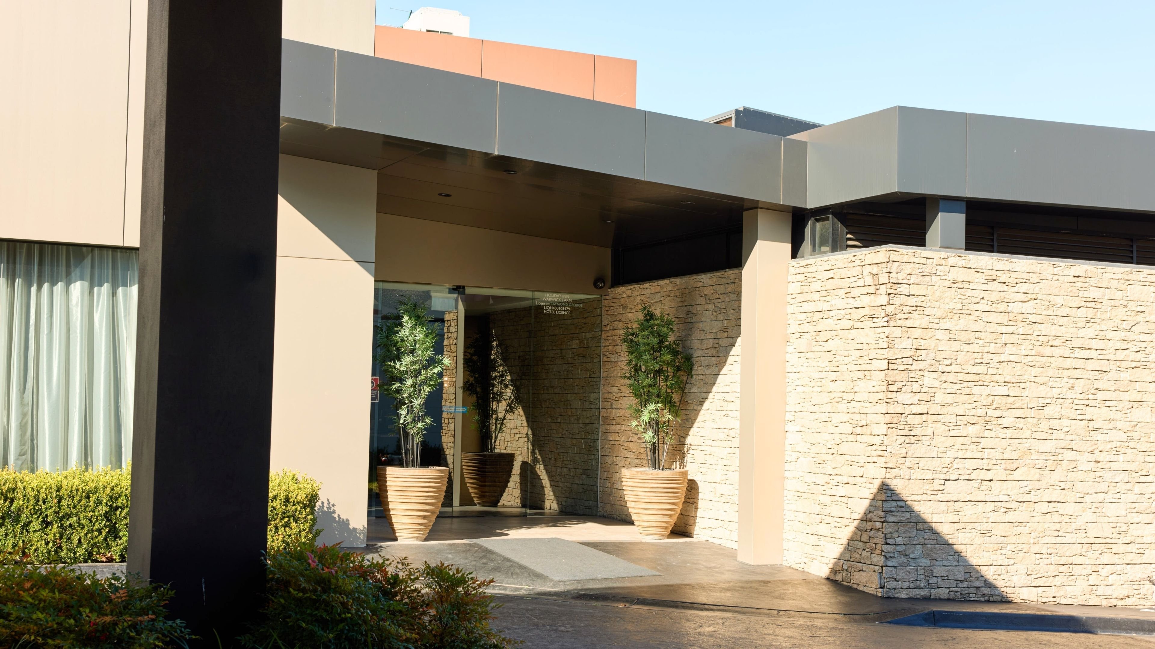 holiday inn warwick farm by ihg