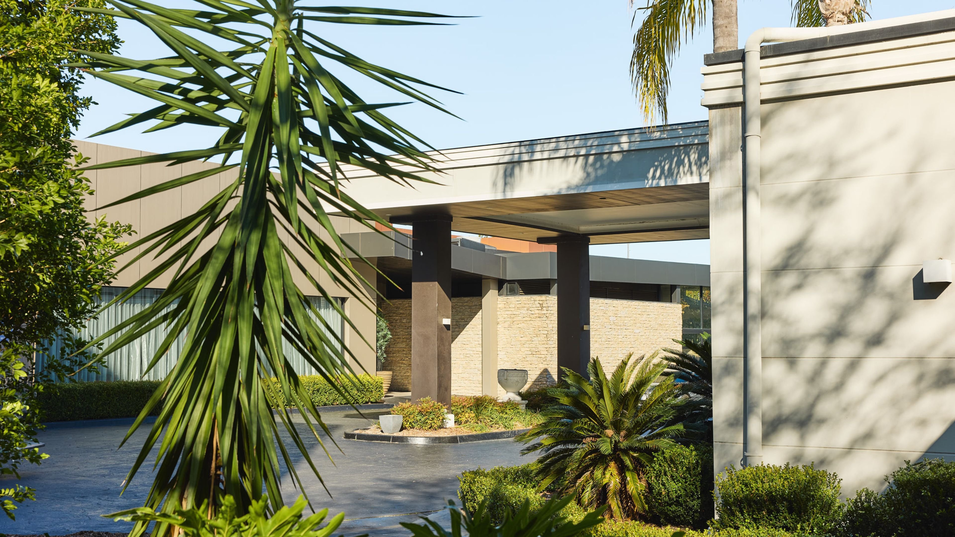 holiday inn warwick farm by ihg