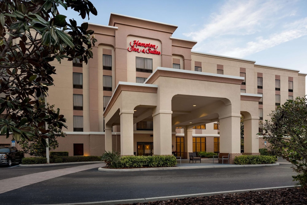 hampton inn and suites largo