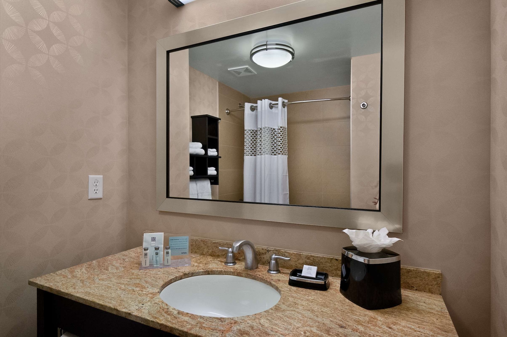 hampton inn and suites tampa northwest oldsmar