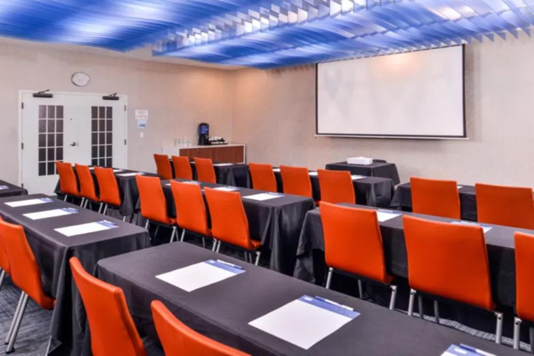 holiday inn express tampa n i 75 university area